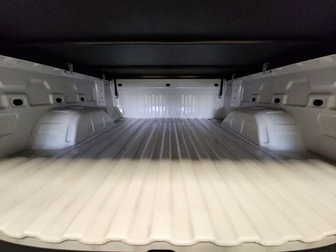 Certified 2025 Chevrolet Silverado 1500 LT image 25