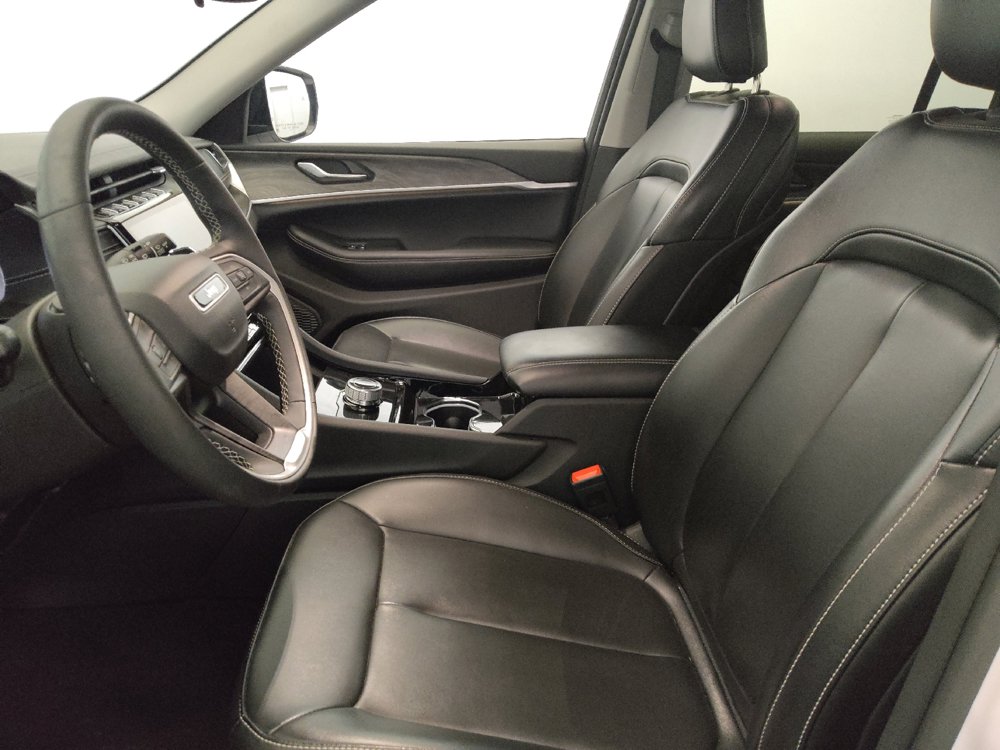 Used 2023 Jeep Grand Cherokee Limited w/ Black Appearance Package RWD image 17