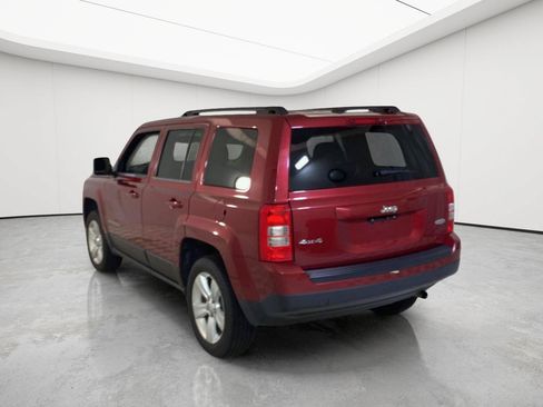 Used 2016 Jeep Patriot Latitude AWD/4WD image 8