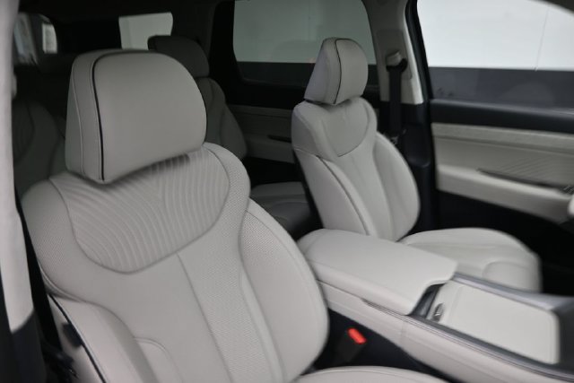 Used 2025 Hyundai Palisade Calligraphy AWD/4WD image 31