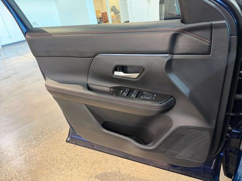 Used 2026 Nissan Kicks SR FWD image 18