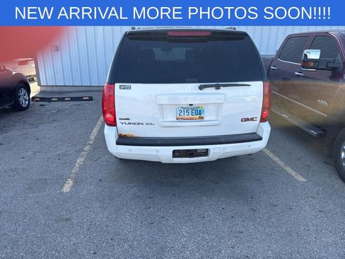 Used 2011 GMC Yukon XL SLT w/ SLT-2 Equipment Package AWD/4WD image 7