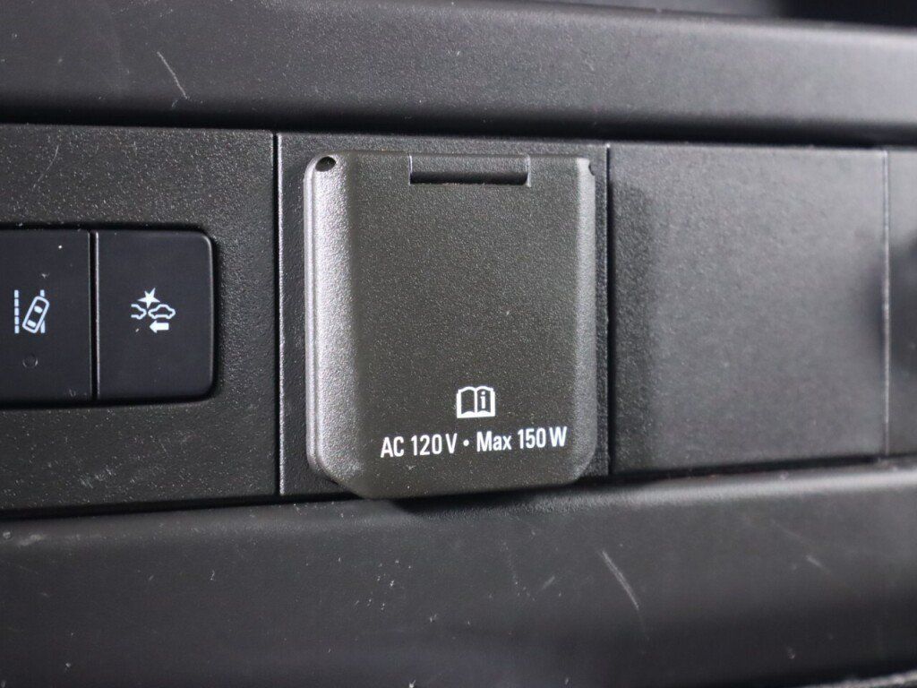 Used 2019 Chevrolet Express 2500 w/ Driver Convenience Package RWD image 24