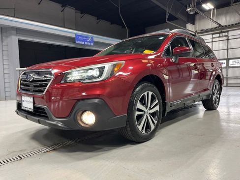 Used 2018 Subaru Outback 2.5i Limited AWD/4WD image 3
