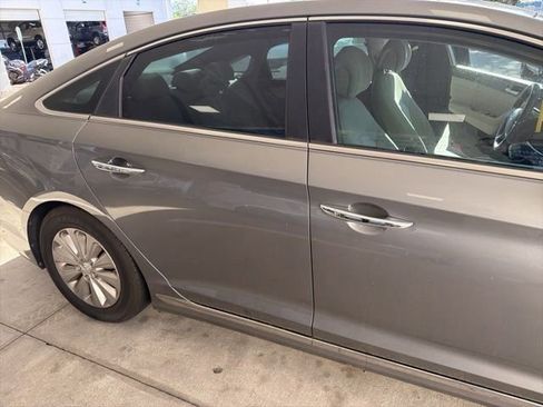 Used 2017 Hyundai Sonata SE FWD image 17