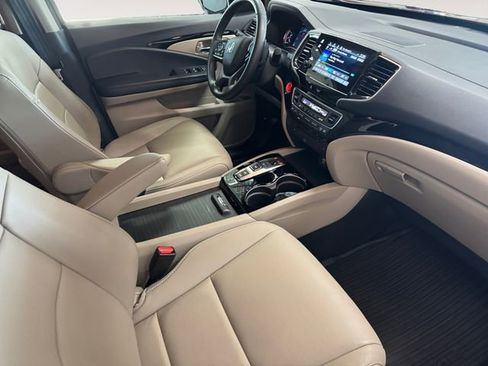 Used 2022 Honda Pilot Touring image 4