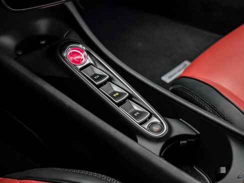 Used 2024 McLaren Artura RWD image 63