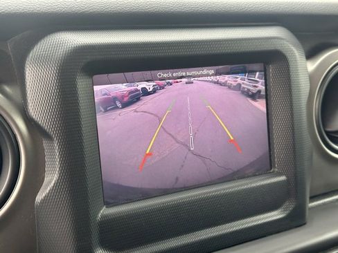 Used 2018 Jeep Wrangler Unlimited Sport S image 10