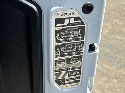 Used 2019 Jeep Wrangler Unlimited Rubicon AWD/4WD image 16