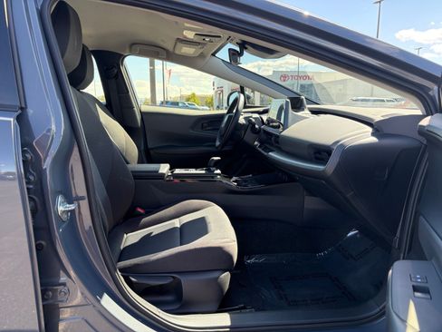 Used 2025 Toyota Prius LE FWD image 29