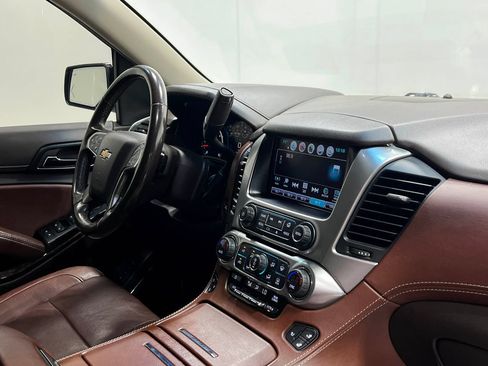 Used 2018 Chevrolet Suburban Premier AWD/4WD image 23