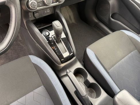 Used 2025 Nissan Versa SV image 39