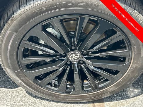 Used 2023 Toyota Highlander XSE FWD image 26