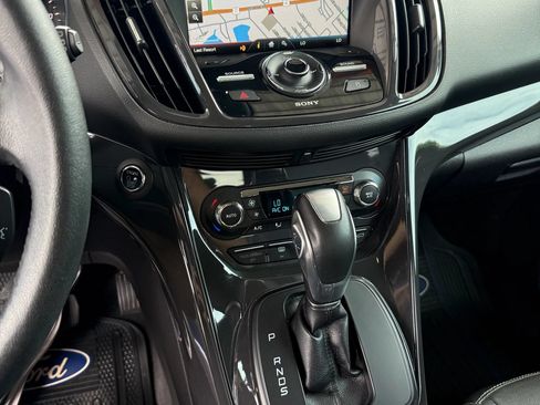 Used 2014 Ford Escape Titanium w/ Equipment Group 401A FWD image 10