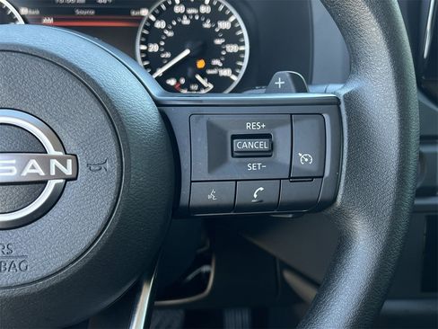 Certified 2025 Nissan Pathfinder S image 12