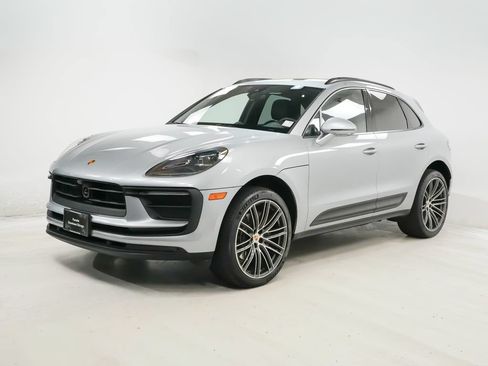 Certified 2026 Porsche Macan AWD/4WD image 1