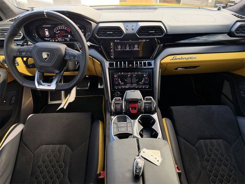 Used 2023 Lamborghini Urus S image 14