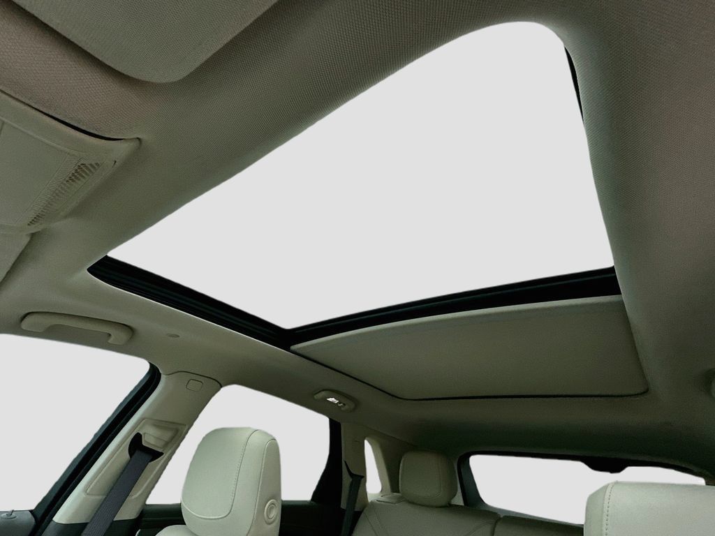 Used 2025 Cadillac XT5 Premium Luxury w/ LPO, Floor Liner Package FWD image 19