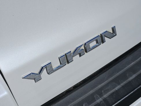 Used 2017 GMC Yukon SLT w/ Open Road Package image 14