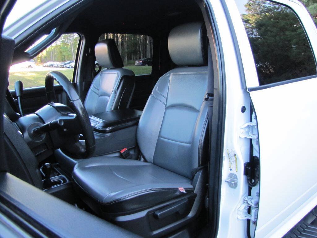 Used 2022 RAM 2500 Tradesman w/ Chrome Appearance Group AWD/4WD image 21