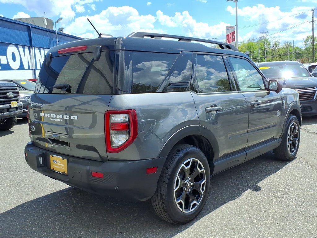 Certified 2025 Ford Bronco Sport Outer Banks w/ Outer Banks Tech Package+ AWD/4WD image 6
