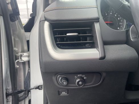 Used 2021 GMC Terrain SLE w/ Driver Convenience Package image 18