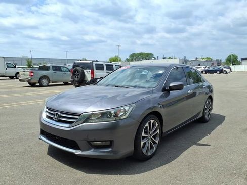 Used 2015 Honda Accord Sport image 3
