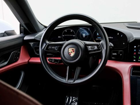 Used 2022 Porsche Taycan RWD image 19