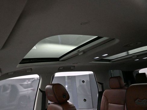 Used 2019 Chevrolet Traverse High Country w/ LPO, Floor Liner Package AWD/4WD image 33
