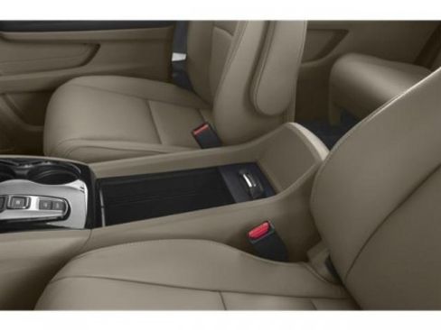 Used 2018 Honda Pilot Touring image 15