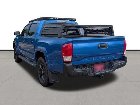 Used 2017 Toyota Tacoma SR5 w/ Tow Package AWD/4WD image 7