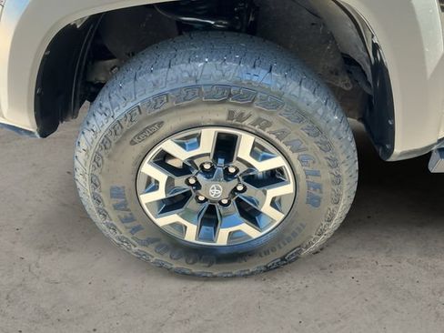 Certified 2023 Toyota Tacoma TRD Off-Road w/ TRD Premium Off Road Package AWD/4WD image 9