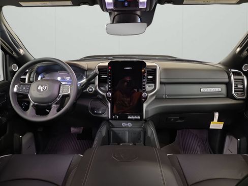 New 2026 RAM 2500 Laramie AWD/4WD image 12