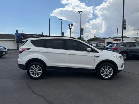 Used 2018 Ford Escape SEL image 9
