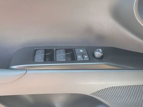 Used 2025 Toyota Camry LE w/ Convenience Package FWD image 19