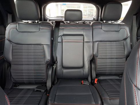 New 2026 Ford Explorer ST-Line w/ ST-Line Street Pack image 12