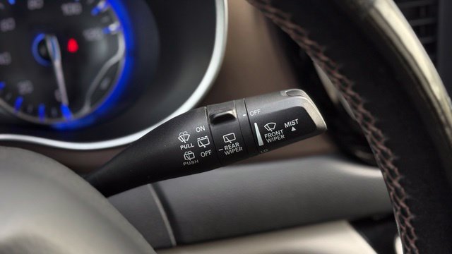 Used 2019 Chrysler Pacifica Touring-L FWD image 24