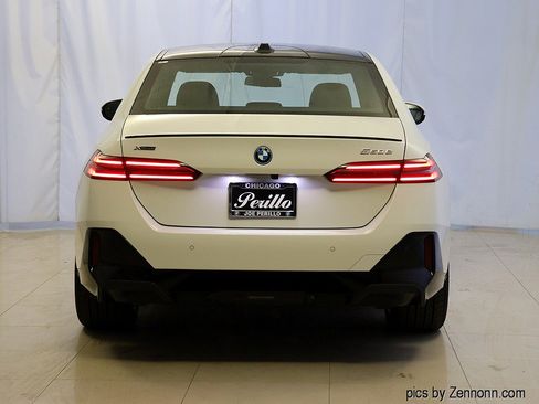 Used 2027 BMW 550e xDrive w/ Executive Package AWD/4WD image 7