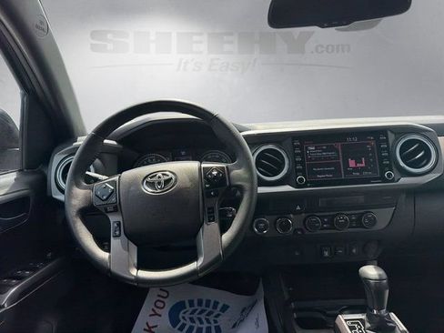 Used 2021 Toyota Tacoma TRD Off-Road AWD/4WD image 3