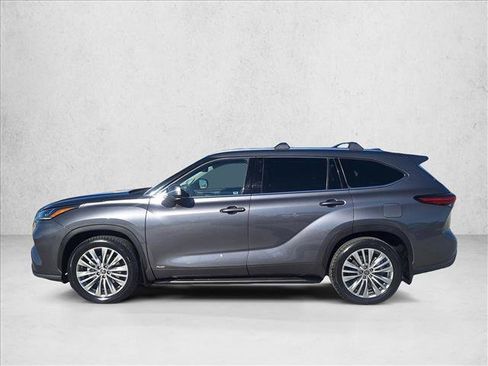 Used 2023 Toyota Highlander Platinum image 8