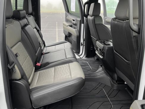 Used 2024 Chevrolet Silverado 1500 ZR2 image 20