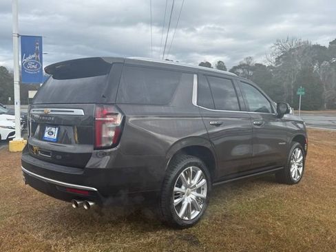 Used 2021 Chevrolet Tahoe High Country w/ Premium Package image 4