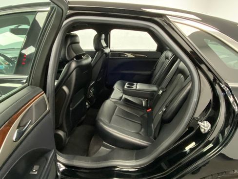 Used 2017 Lincoln MKZ Reserve image 34