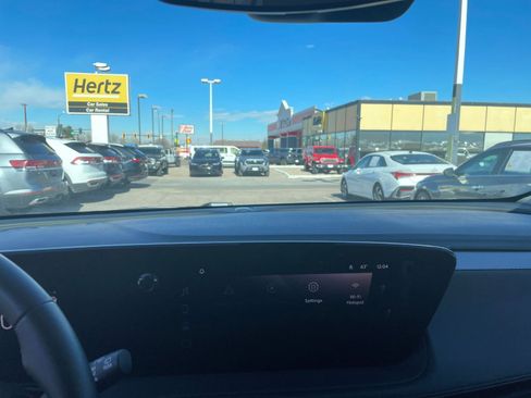 Used 2025 Buick Encore GX Preferred image 17