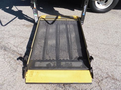 Used 2014 Ford E-350 and Econoline 350 Super Duty RWD image 3