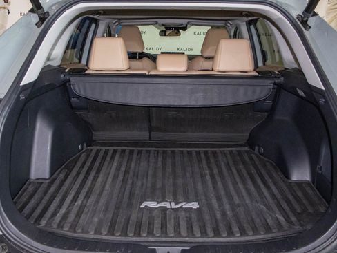 Used 2021 Toyota RAV4 XLE Premium AWD/4WD image 24