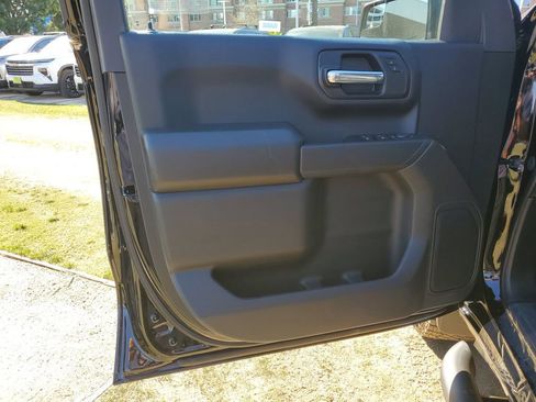 New 2026 Chevrolet Silverado 1500 Custom Trail Boss w/ LPO, Dark Essentials Package AWD/4WD image 19
