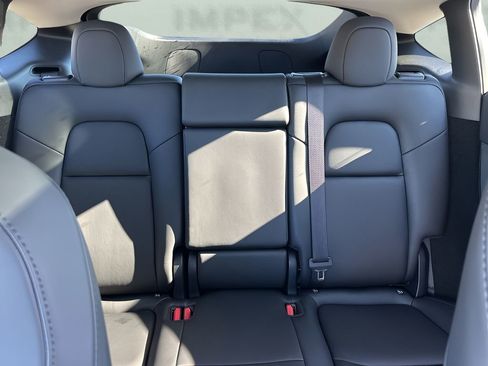 Used 2024 Tesla Model Y Long Range image 12