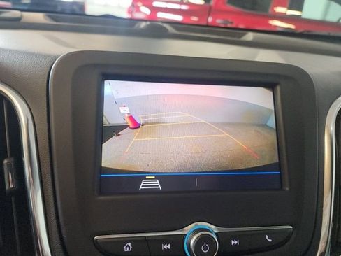 Used 2020 Chevrolet Equinox LT w/ Driver Convenience Package image 27