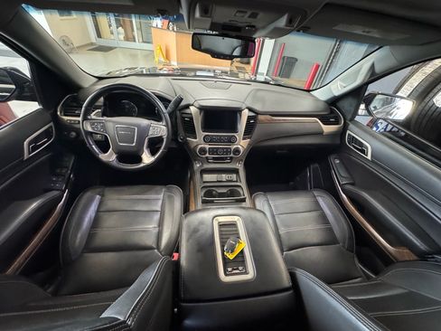 Used 2019 GMC Yukon Denali w/ Denali Ultimate Package AWD/4WD image 18